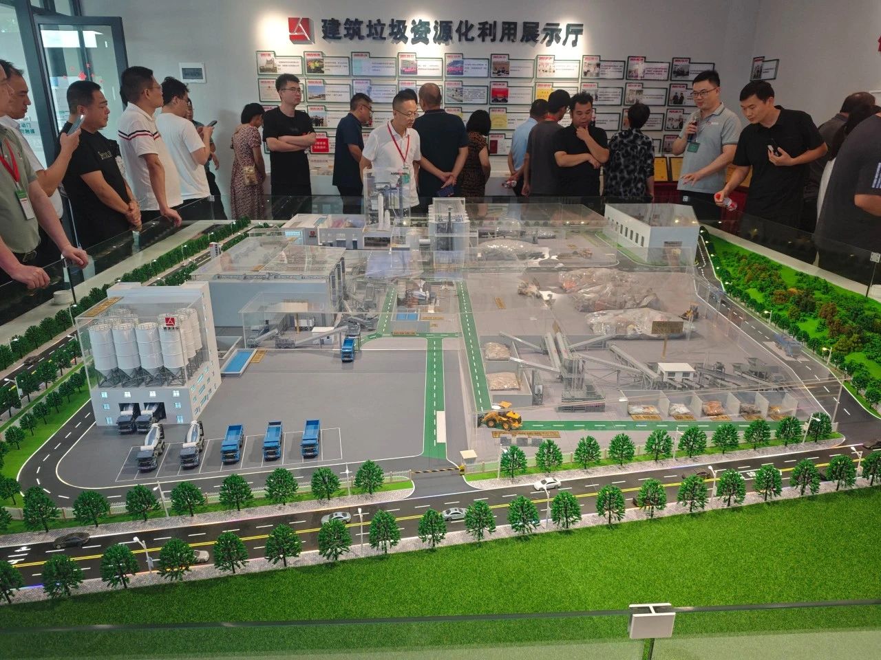 Shanghai SANME Co., Ltd. participó en la 10.ª Conferencia Nacional sobre Tratamiento de Residuos Sólidos y Relaves de la Construcción, construyendo conjuntamente un nuevo futuro para una economía circular verde.