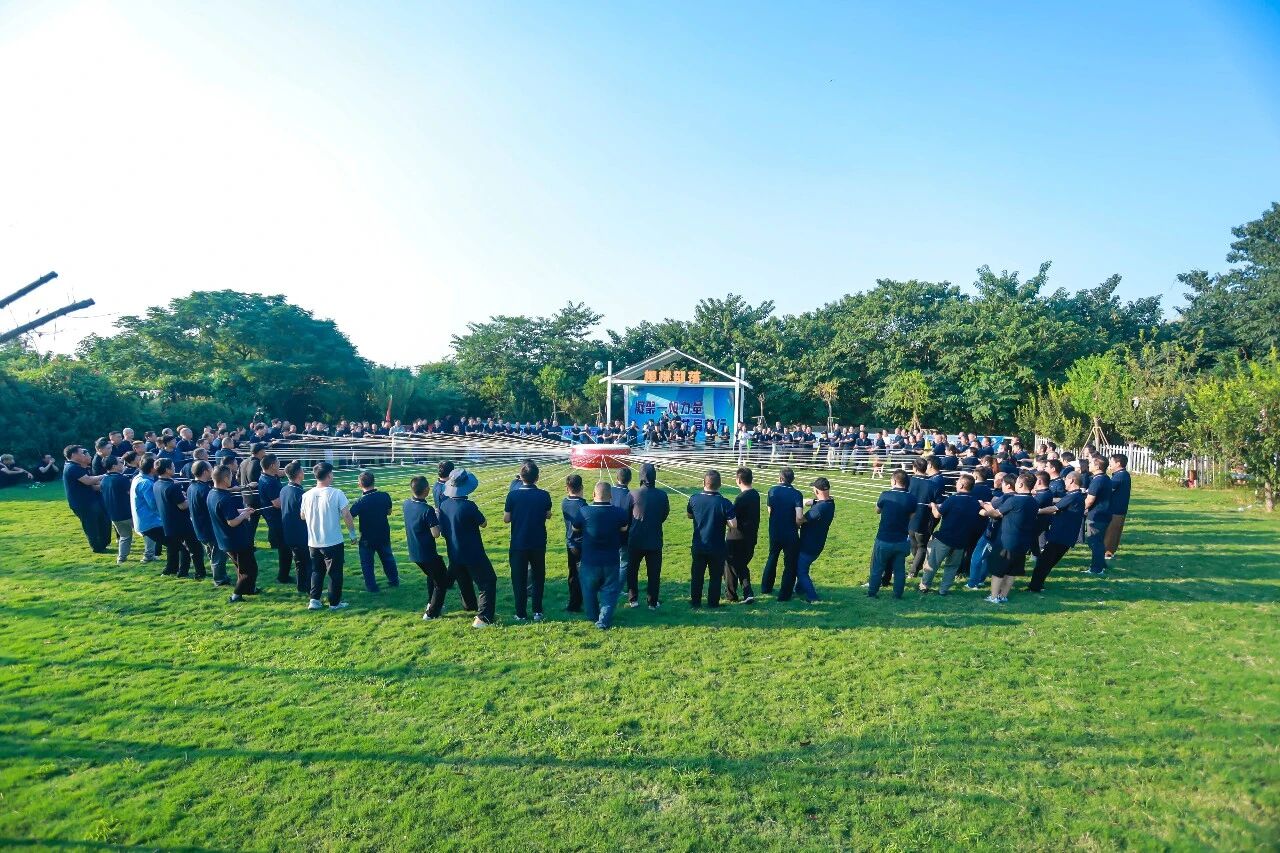 Uniendo fortalezas, forjando la excelencia: El evento de integración del equipo de la base de Shanghai SANME en Zhengzhou enciende la pasión
